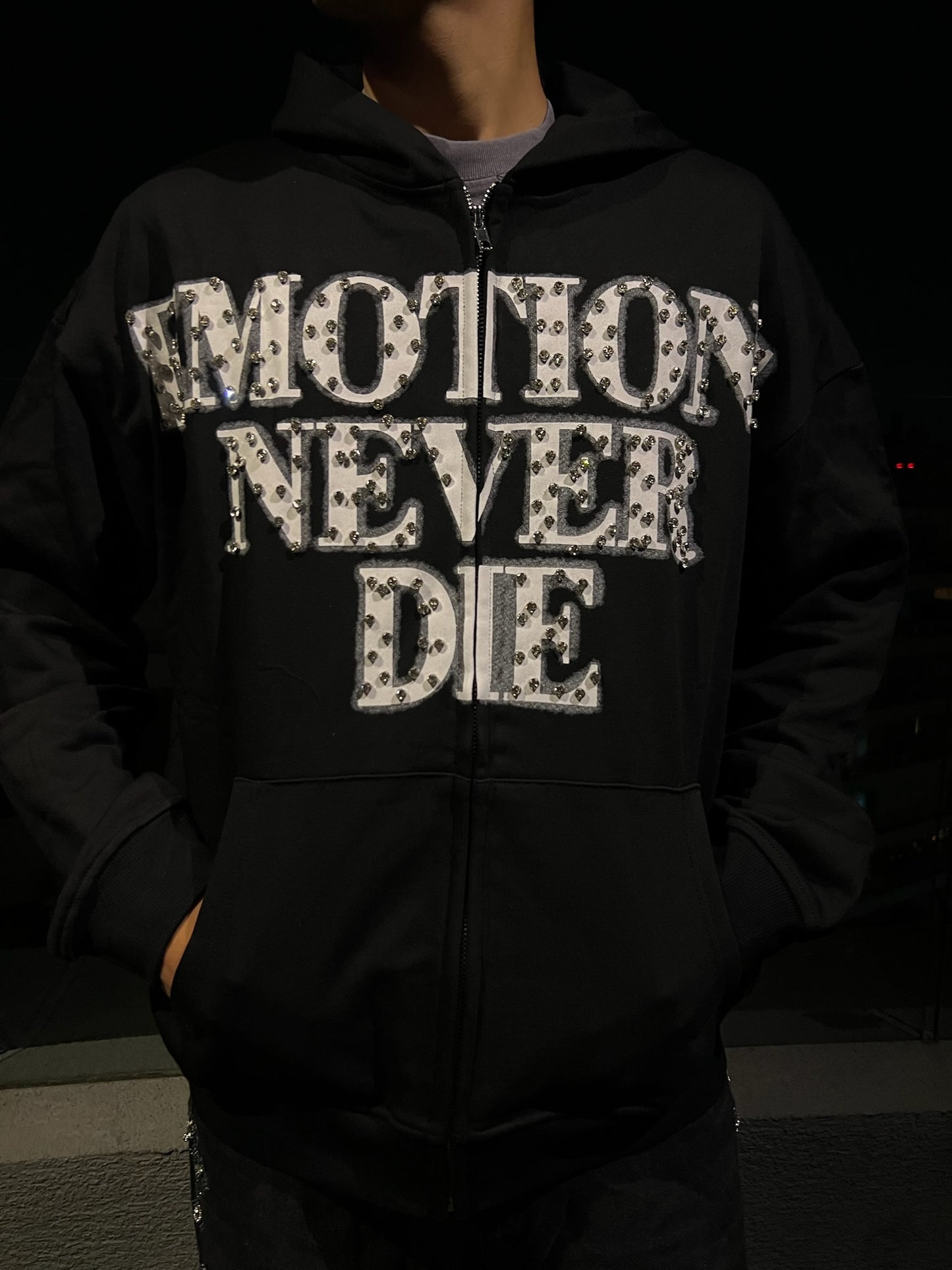 Poleron Emotion Never Die